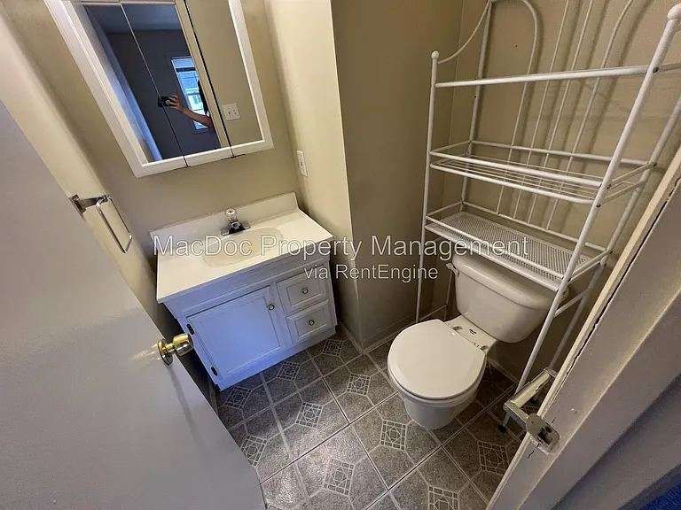 14611 Earlham Ct — Photo 22