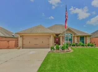 103 Hummingbird Ct, Richwood, TX 77566