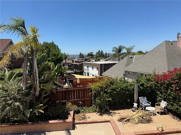 25311 Hillary Ln — Photo 3