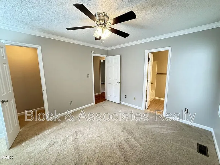 610 E Jones Ave — Photo 11
