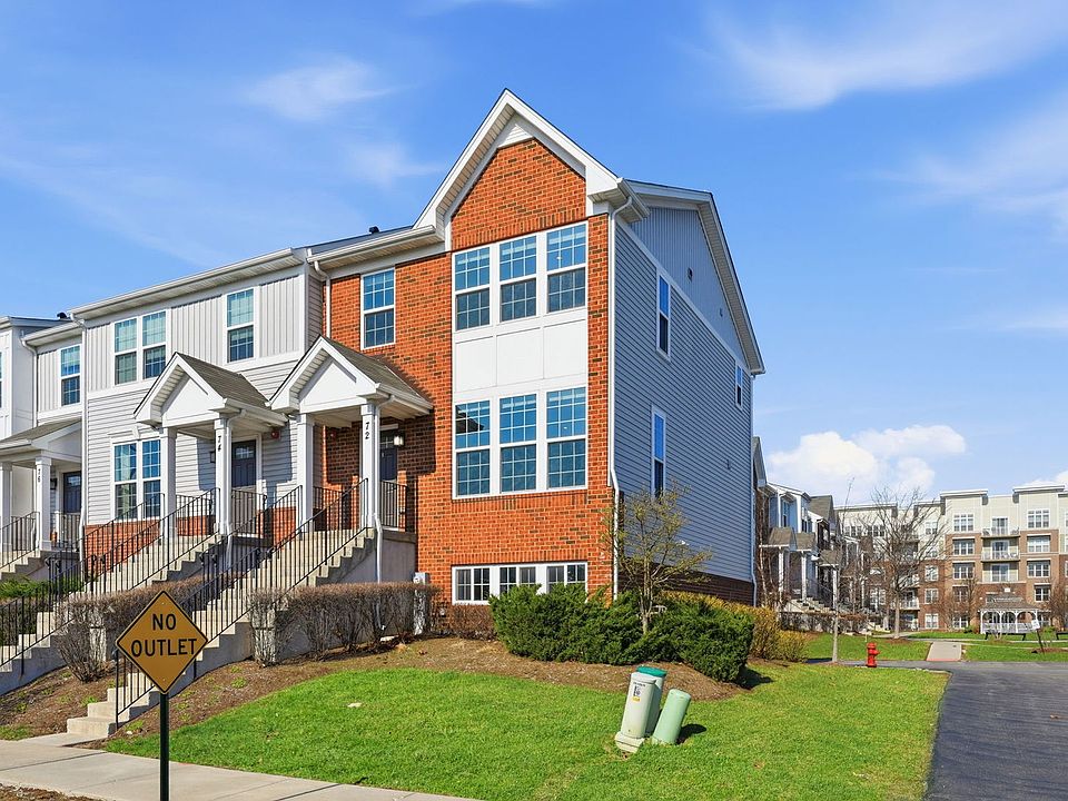 1st image of 72 Nicholas Dr E