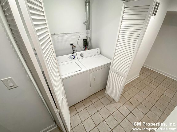 5th image of 2433 N Southport Ave #1
