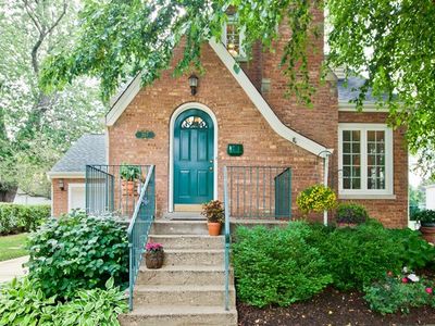 207 S Pine St, Mount Prospect, IL, 60056