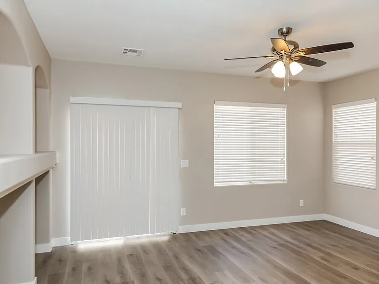5864 Cape Hatteras Ct — Photo 8