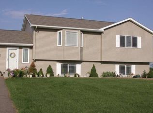 1223 121st St, New Richmond, WI 54017