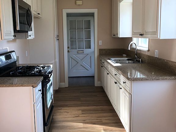 3rd image of 948 N Prospero Dr