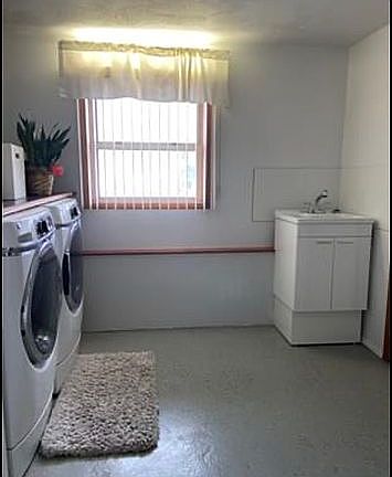 5th image of 303 W Salina St
