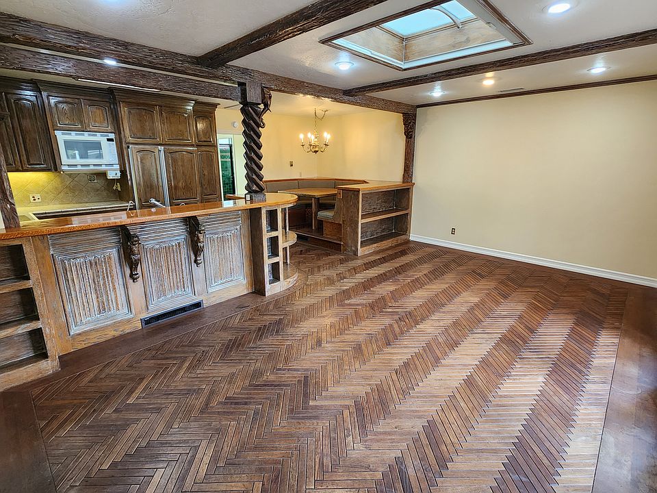 1st image of 3914 Centre St #12