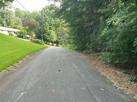 5th image of 3976 Ridgewood Dr SE