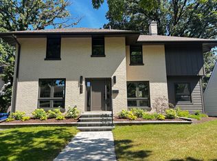 3923 Clausen Ave, Western Springs, IL 60558