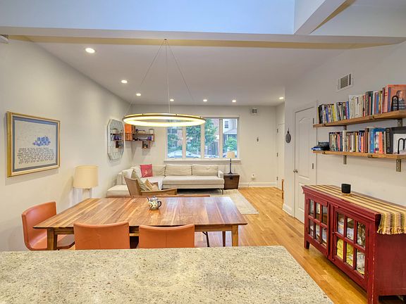 2nd image of 610 E 7th St #1B
