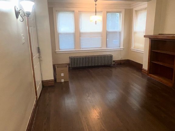 3rd image of 1120 N Avers Ave #1