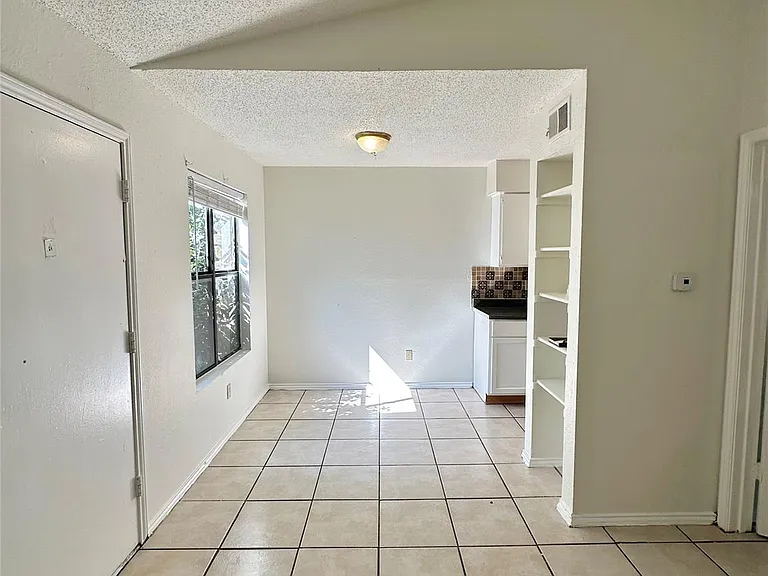 4322 Gillis St #204 — Photo 11