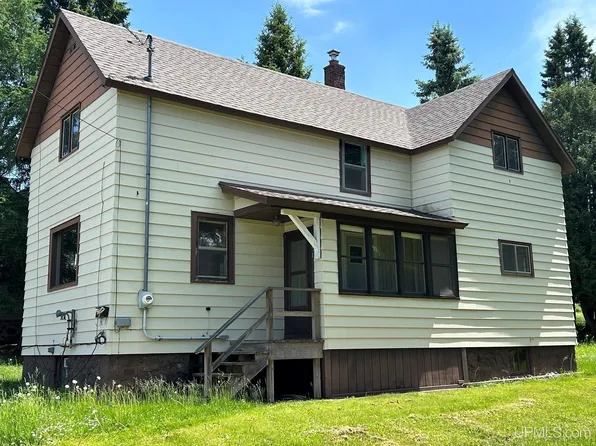 237 E Pine St, Ironwood, MI 49938