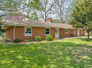 511 W Jefferson Ave, Farina, IL 62838