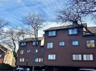366 Sandcastle Ky, Secaucus, NJ 07094