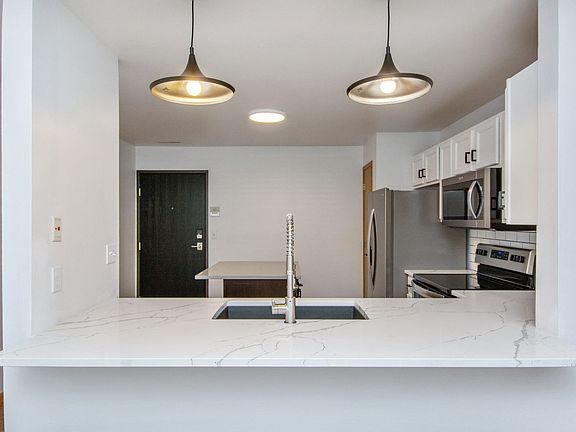 4th image of 150 Campus Ave Unit 9