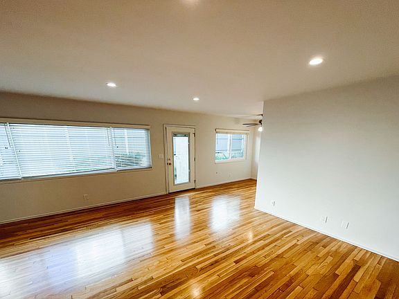 2nd image of 1114 15th St APT 2