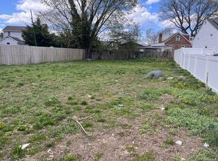 55 Corsica St, Copiague, NY 11726