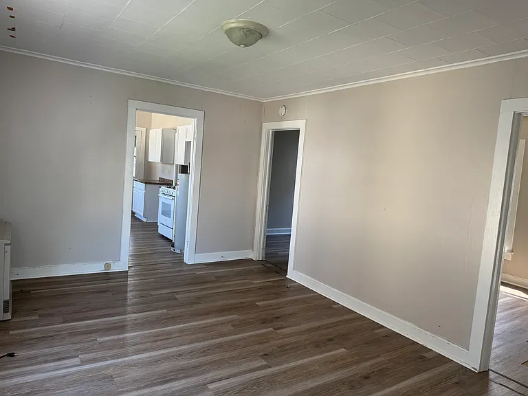 17 Burke Ave #2 — Photo 9