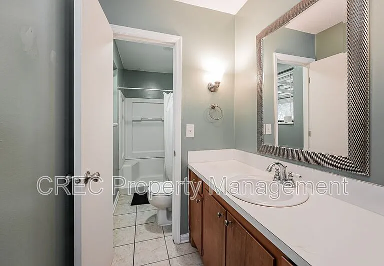111 Finch St — Photo 9