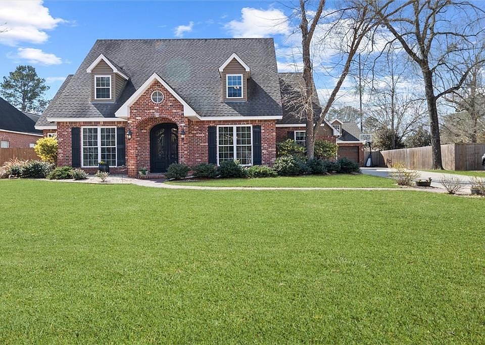 1st image of 423 River Oaks Dr