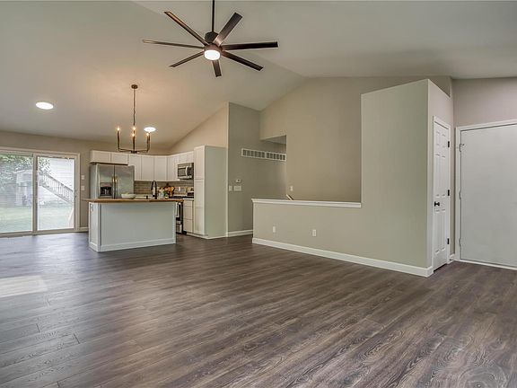 5th image of 430 Xavier Ct