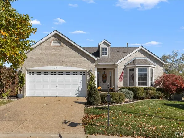 2186 Hawks Landing Dr, Lake Saint Louis, MO 63367