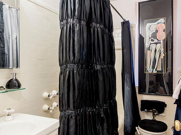 5th image of 308 E 79th St APT 5J
