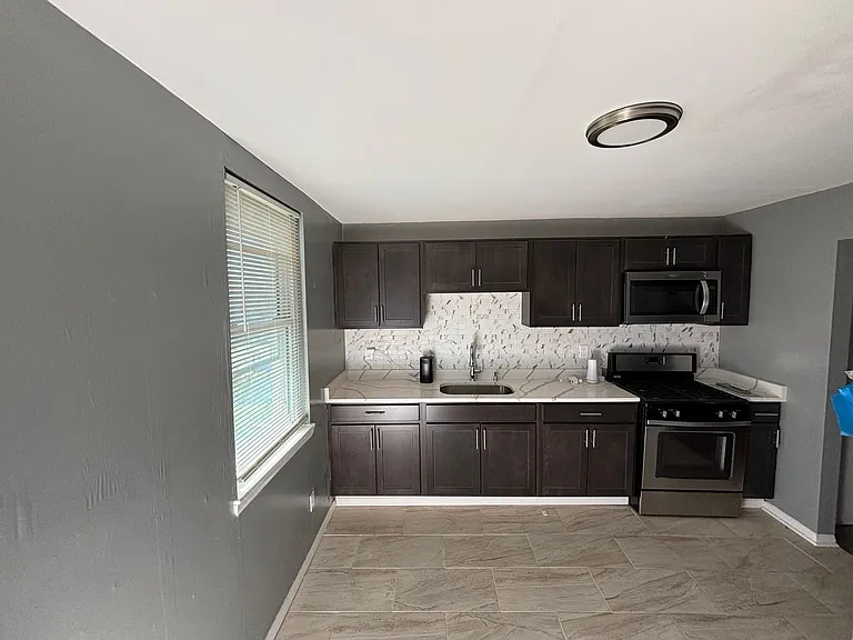 2333A Lauretta Ave — Photo 4