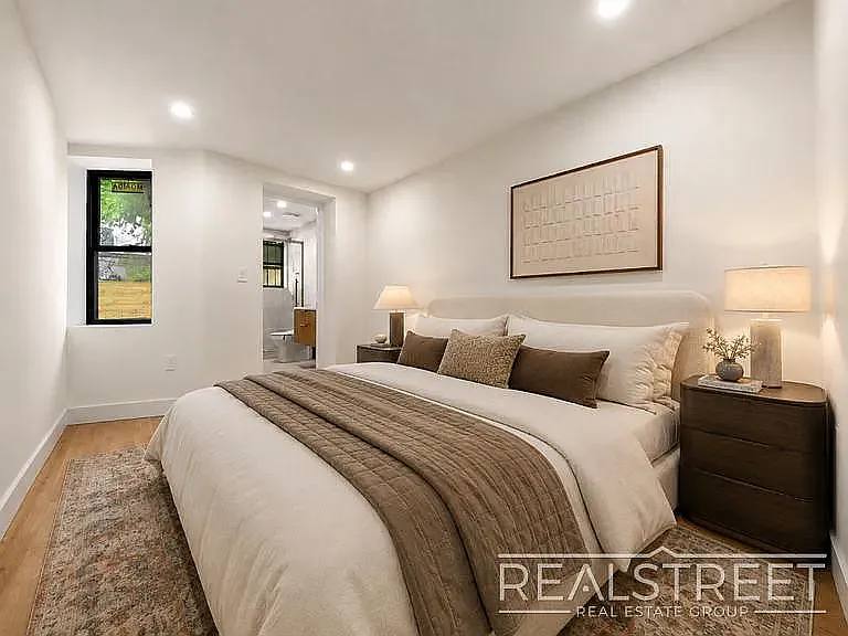 1267 Bergen Street — Photo 4