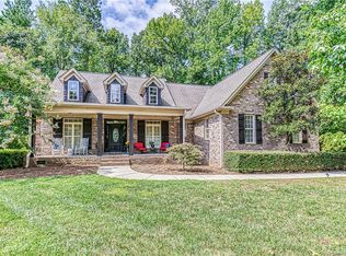 1911 Notchwood Ct, Clover, SC 29710