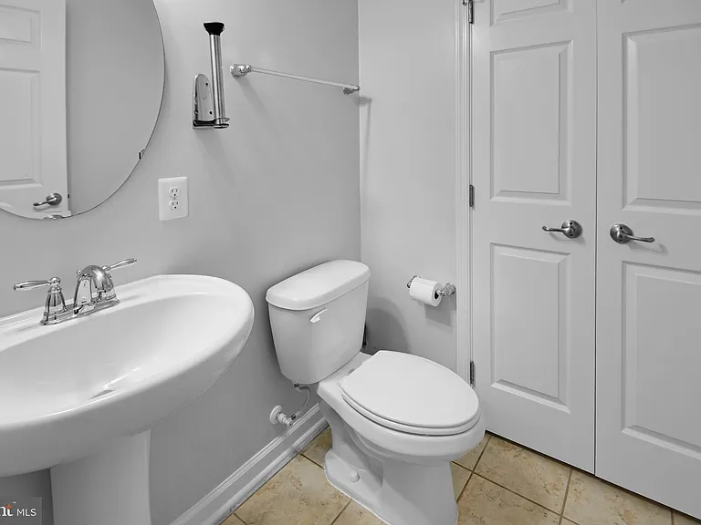 9611 Atterbury Ln — Photo 3