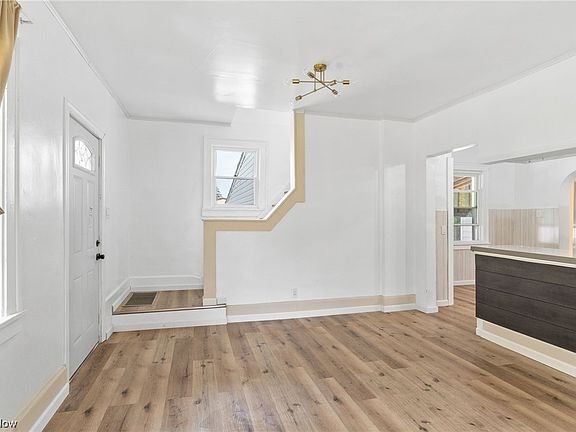 3rd image of 273 Douglas St NW