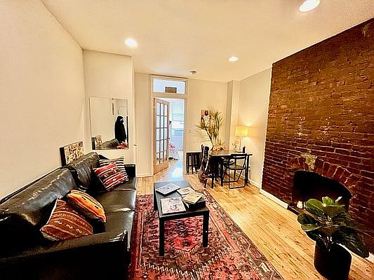 1st image of 308 E 6th St APT 9