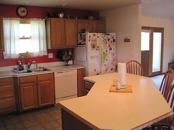5th image of 33923 Johnson Dr