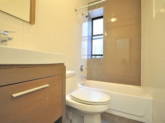 5th image of 47 Mac Donough St #12