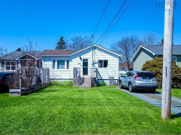 331 Chadwick St, Dartmouth, NS B2Y 2M2
