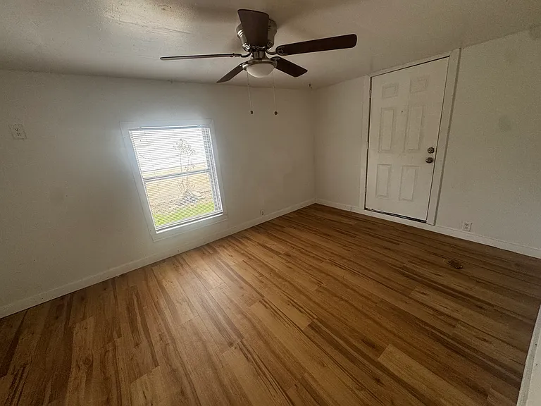 3519 Cedar Lake Dr — Photo 9