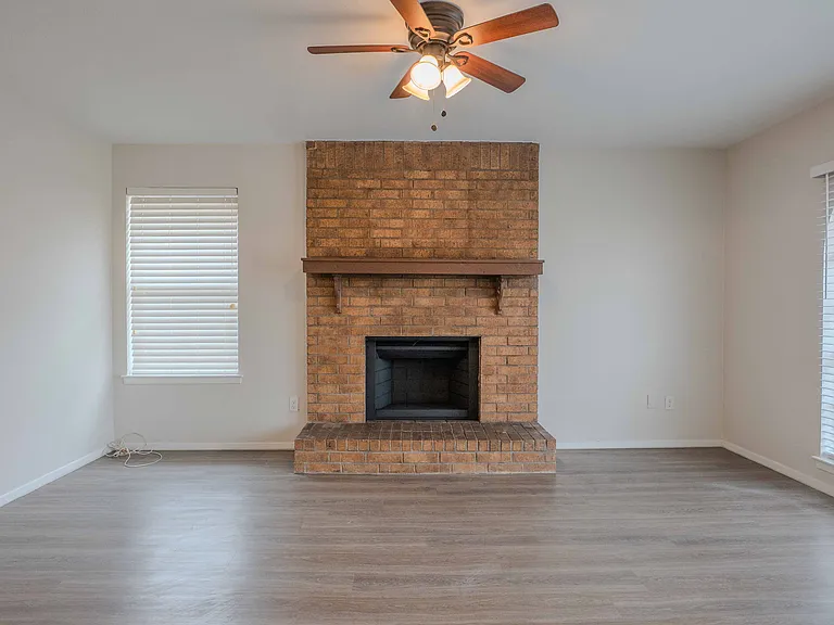 527 Crowley Rd — Photo 7