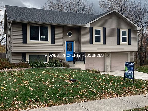 2nd image of 719 S Park Dr