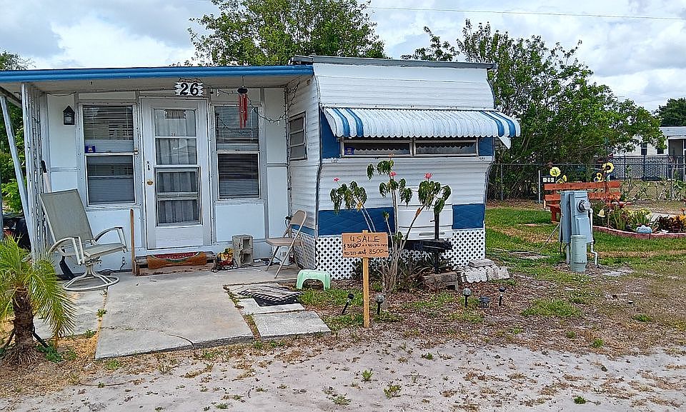 1st image of 26 Copperhead Dr