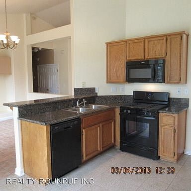 4th image of 980 Lake Park Ave