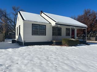 1057 N Edgemoor Dr, Wichita, KS 67208