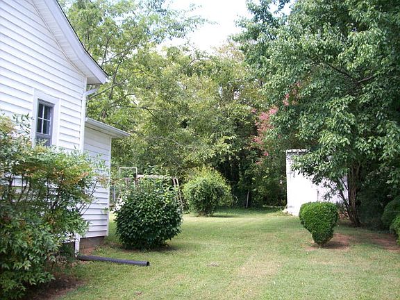 5th image of 22 Lanier Ave