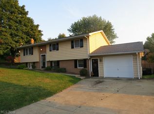 695 Kenmar Dr, East Palestine, OH 44413