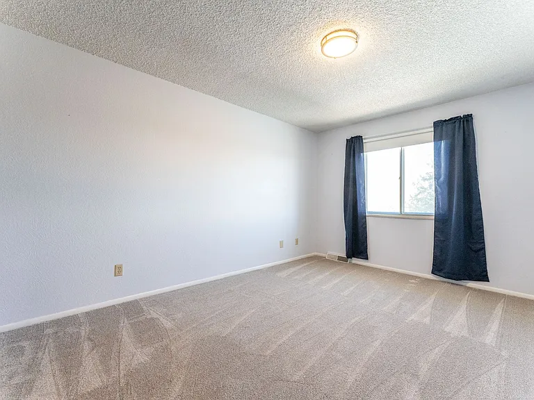 954 S Miller St — Photo 14