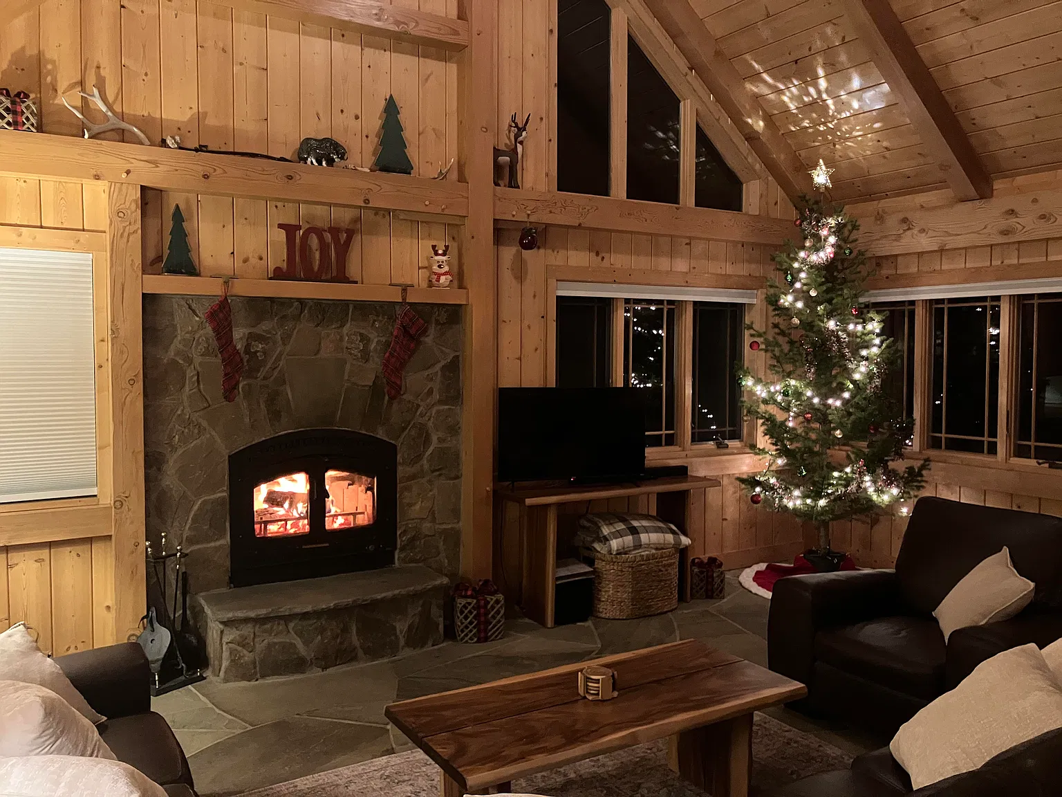 2 bed, 2.5 bath, 2000 sqft, $3,500 — Photo 2