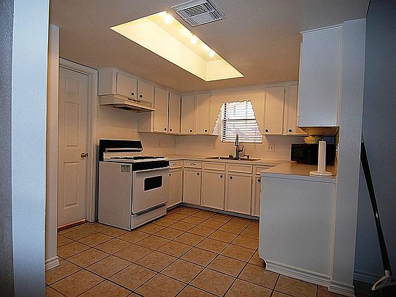 3rd image of 13510 Woodchester Dr