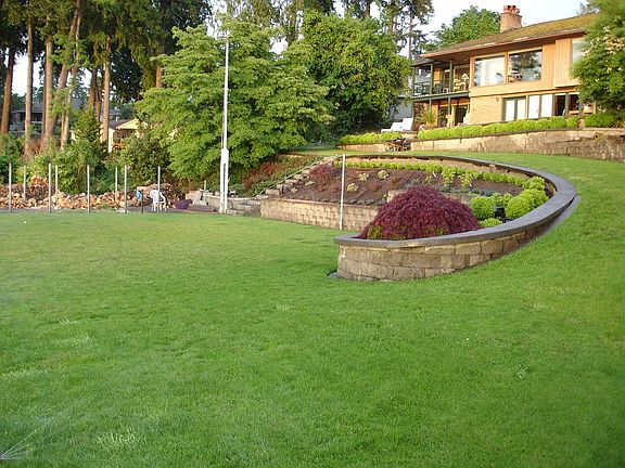 This property has a fantastic lake front access.
